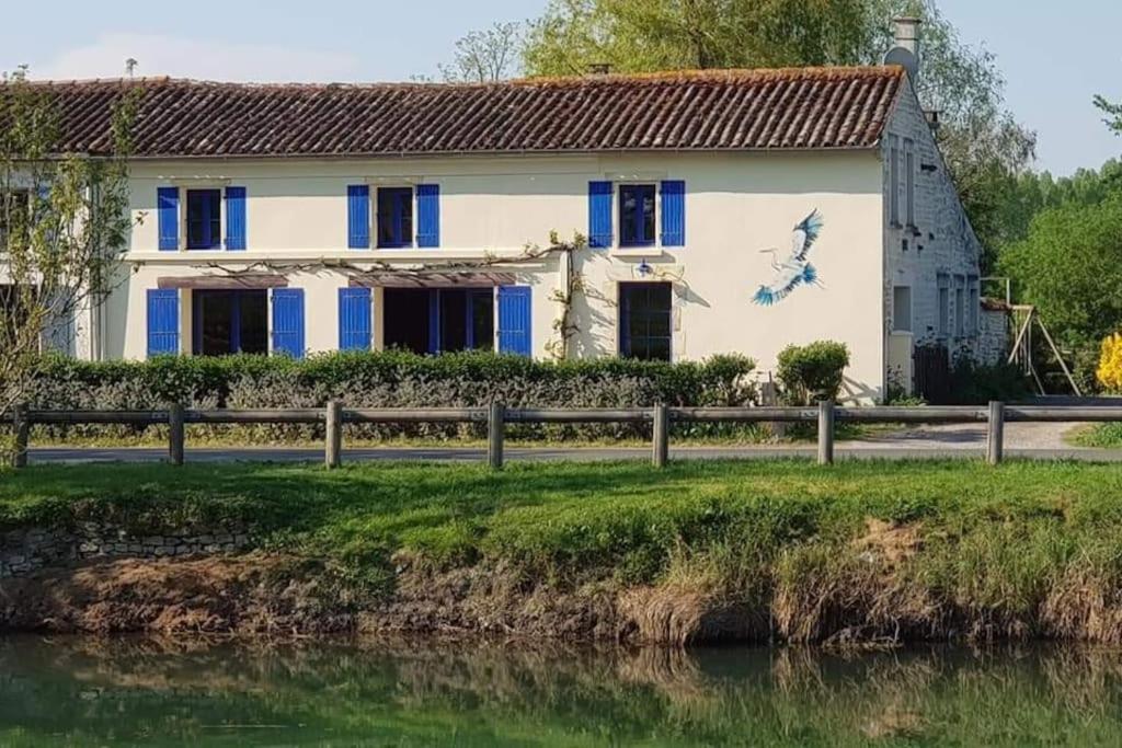 Le Logis Du Heron Coulon Luaran gambar